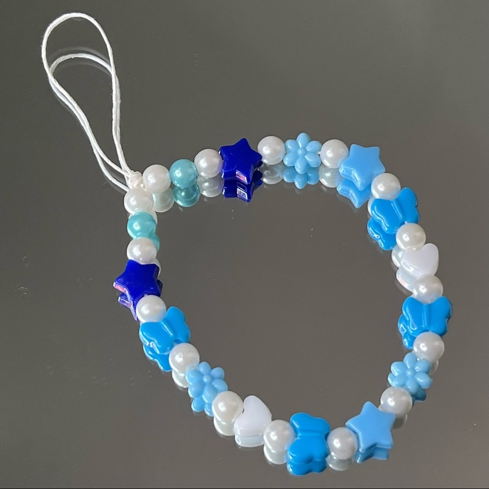 ✨Blue Phone Charm✨